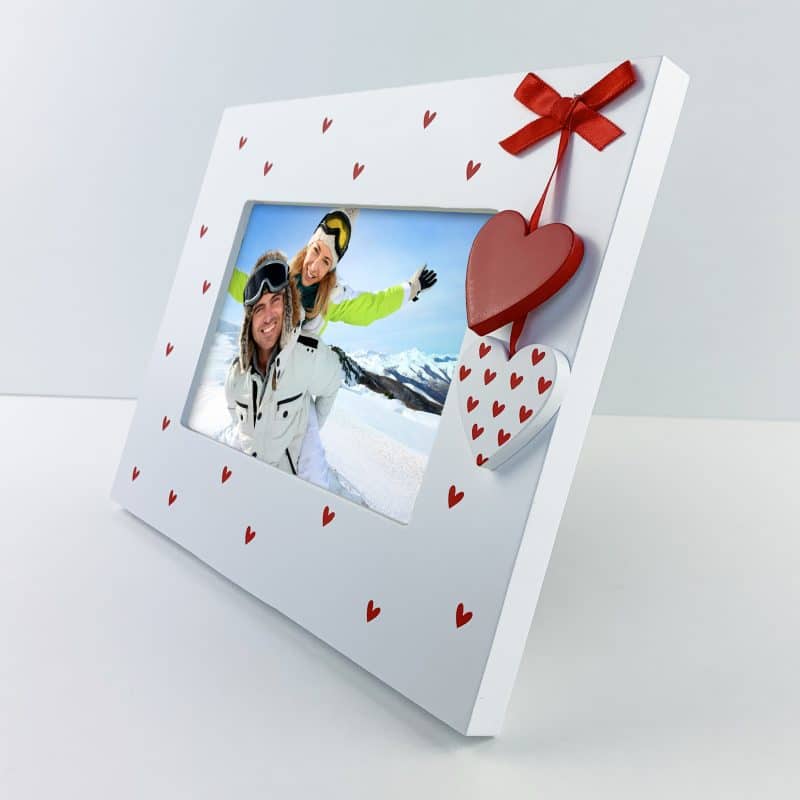 Portafotos personalizado con corazones