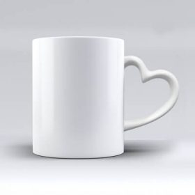 Taza con asa de corazón personalizada