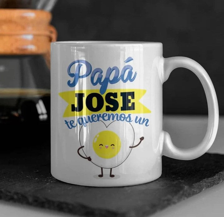 Taza Personalizada con Nombre "Papá te queremos un Huevo"